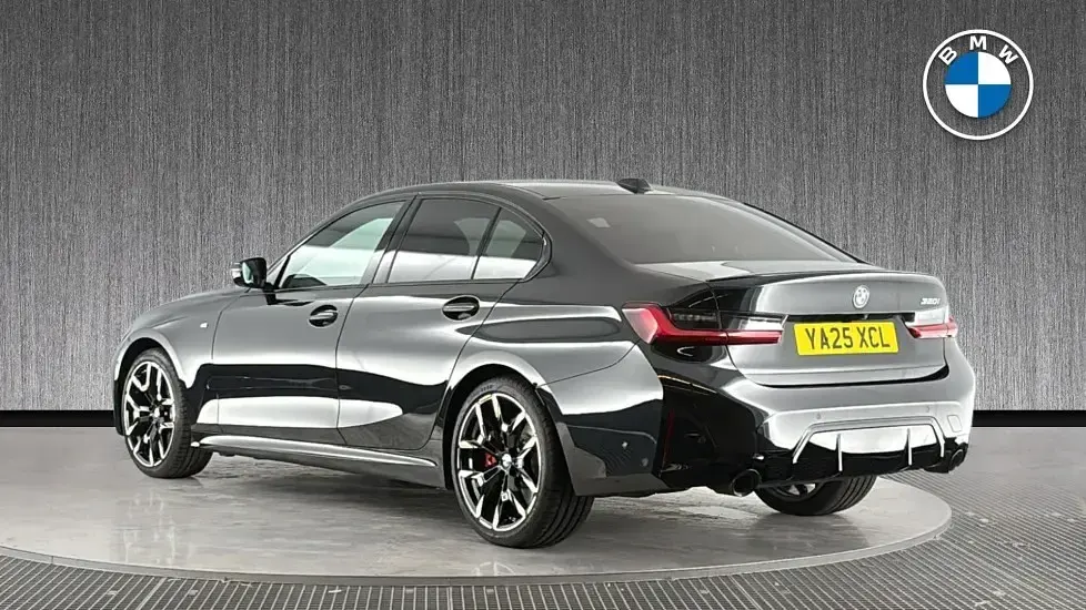 Begagnad BMW 320 M Sport 181 HK (133 kW) 2025 Svart Sedan