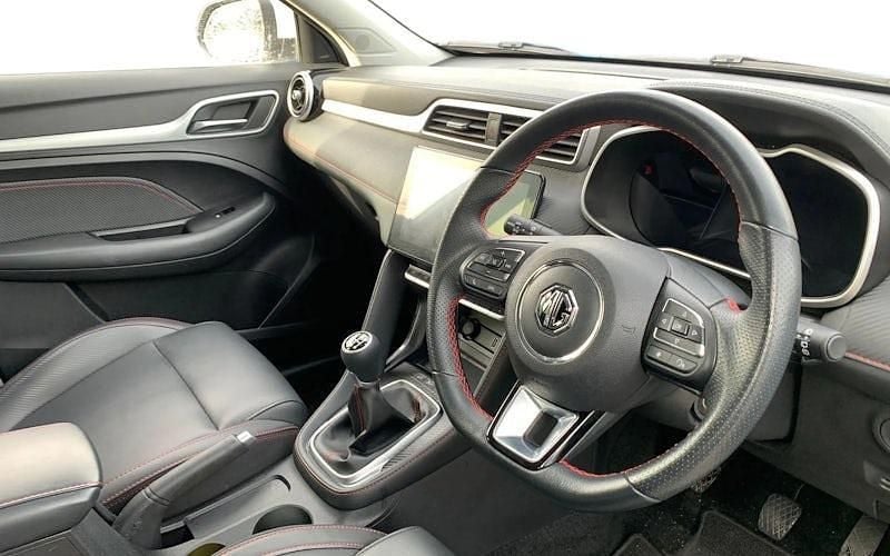 Used MG ZS Exclusive 106 HP (77 kW) 2023 White SUV