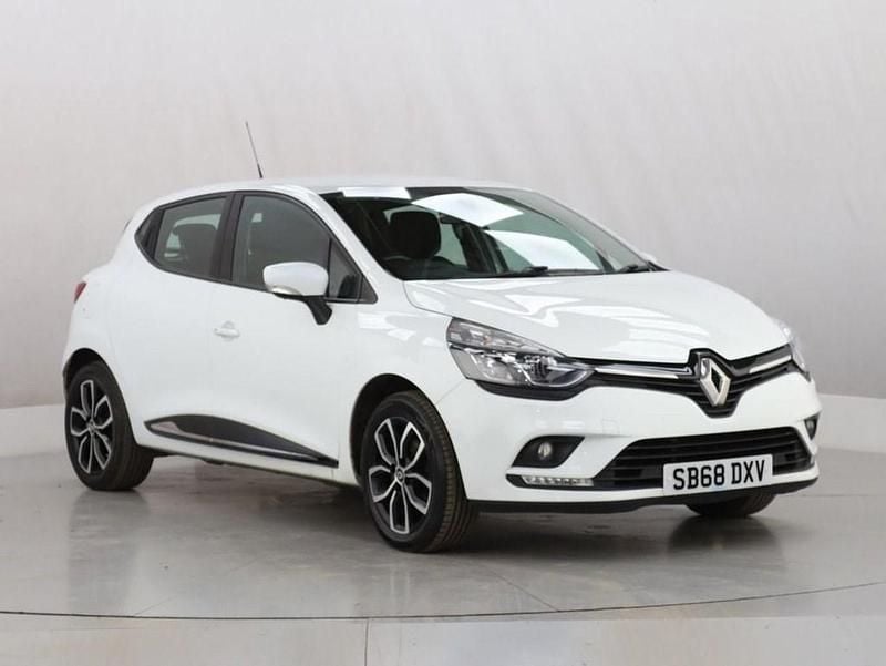 Used Renault Clio IV Play 75 HP (55 kW) 2018 White Hatchback