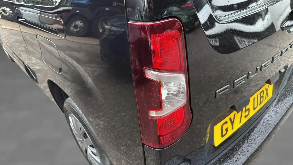 Used Peugeot Partner 128 HP (94 kW) 2025 Black MPV