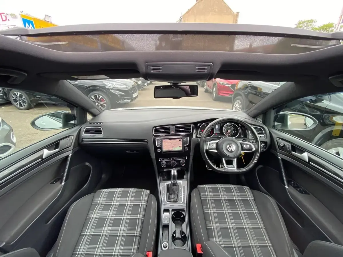 Używany VW Golf VII GTD 184 KM (135 kW) 2016 Biały Hatchback