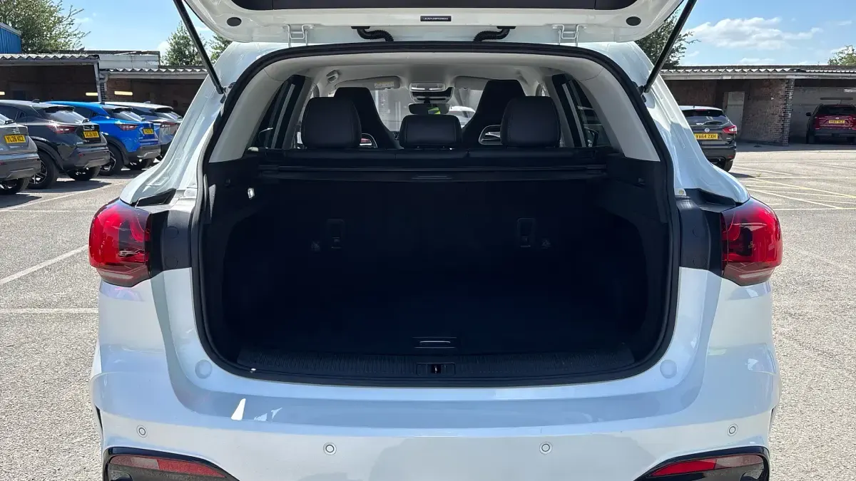 Used MG HS Trophy 162 HP (119 kW) 2024 White SUV