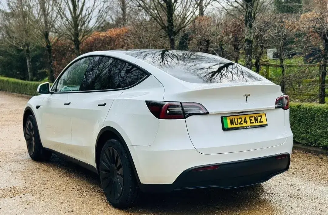 Usado Tesla Model Y RWD 219 kW (299 HP) 2024 Branco SUV