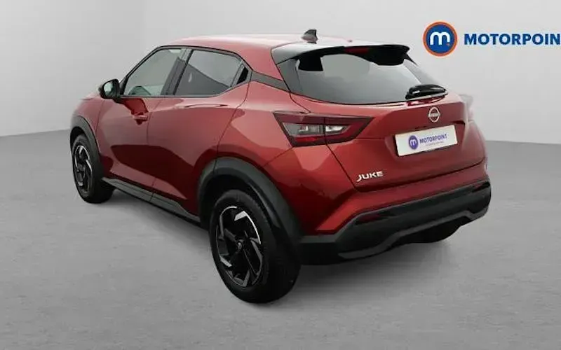Used Nissan Juke N-Connecta 114 HP (83 kW) 2023 Red SUV