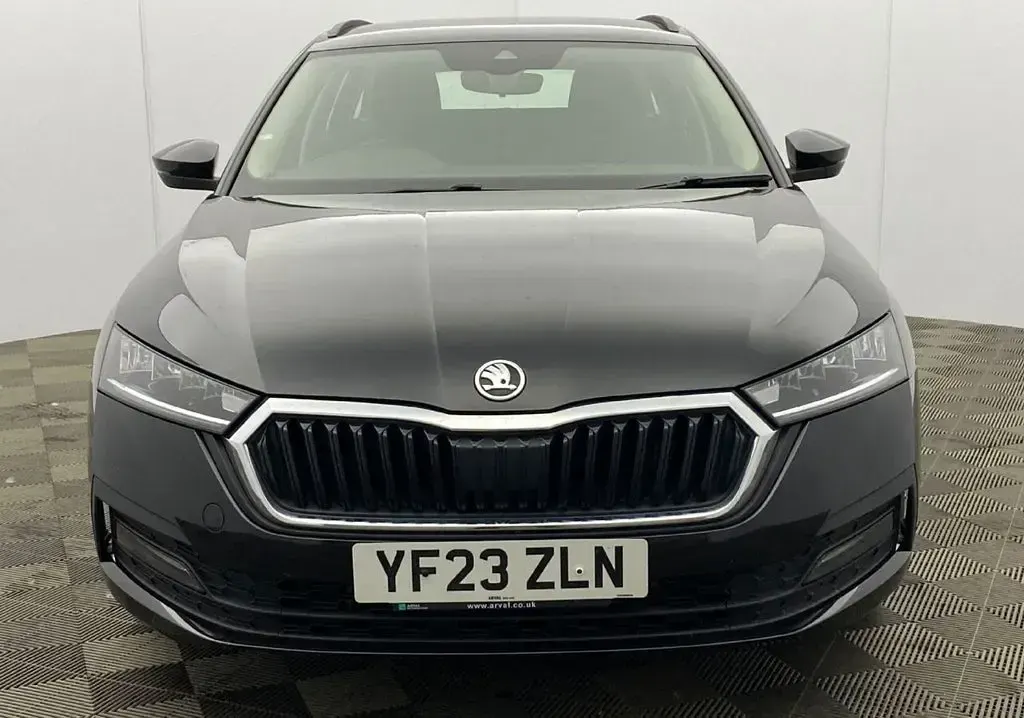 Used Skoda Octavia SE 150 HP (110 kW) 2023 Black Estate