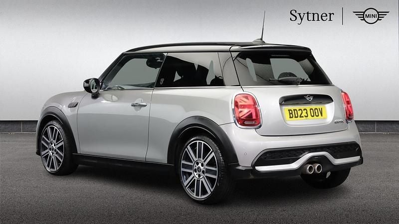 Used Mini Cooper S Exclusive 176 HP (129 kW) 2023 Silver Hatchback