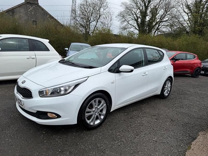 Used Kia Ceed 2014 White Hatchback