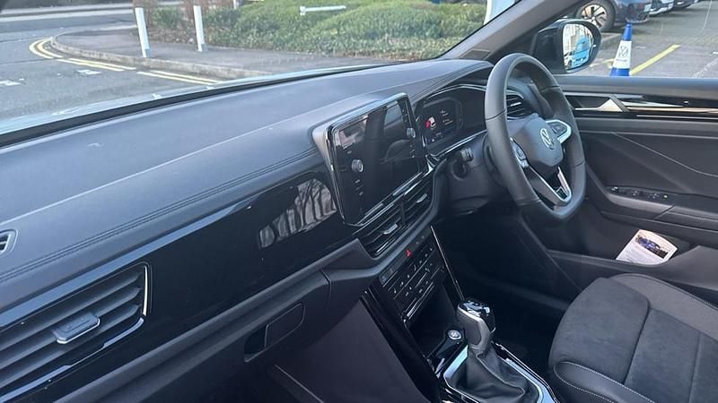 New VW T-Roc Black Edition 150 HP (110 kW) 2026 Pyrite silver metallic black SUV