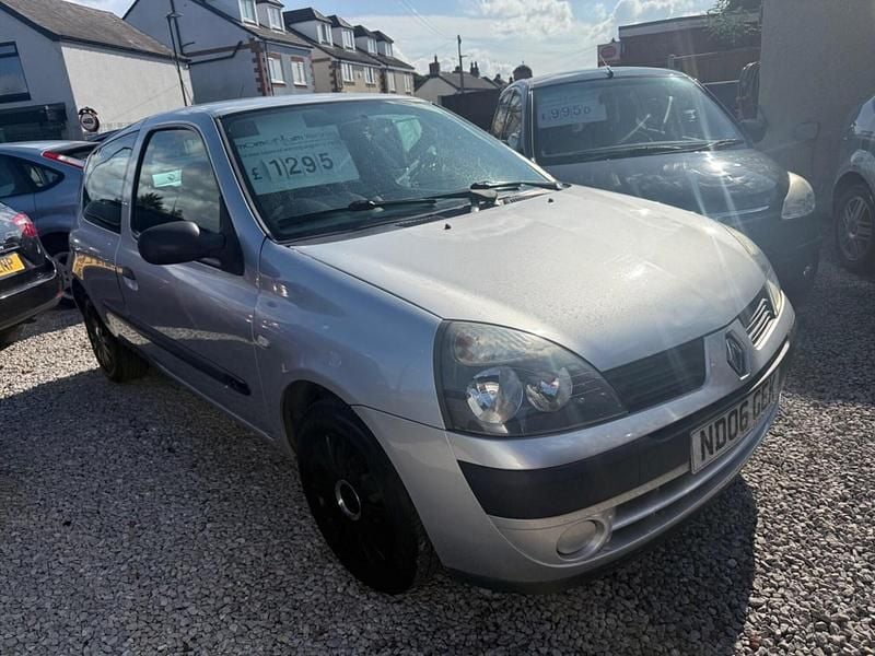 Silver Used 2006 Renault Clio II Campus Hatchback | £1,295 (Fair price) - Image 1/4