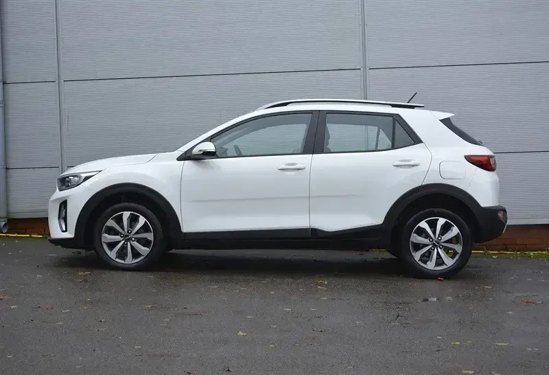 Usado Kia Stonic 99 CV (72 kW) 2022 Blanco SUV