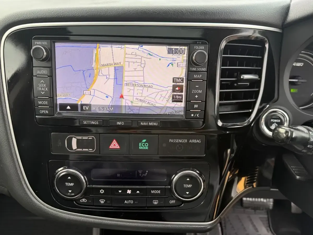 Used Mitsubishi Outlander P-HEV 2015 Black Estate