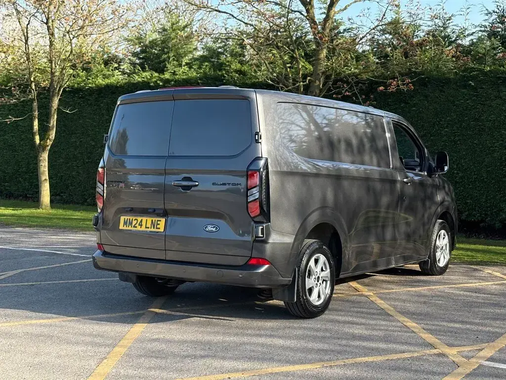 Used Ford Transit Custom Limited 136 HP (100 kW) 2024 Grey Van