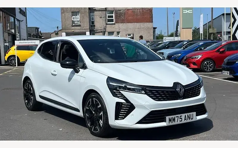 Used Renault Clio Techno 90 HP (66 kW) 2025 Hatchback