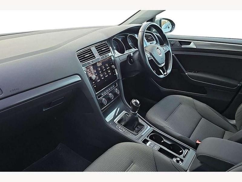 Used VW Golf VII SE 150 HP (110 kW) 2018 Silver Hatchback