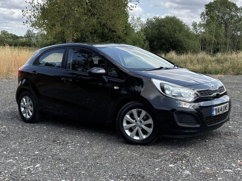 Black Used 2014 Kia Rio Hatchback | £3,180 (Good price) - Image 1/4