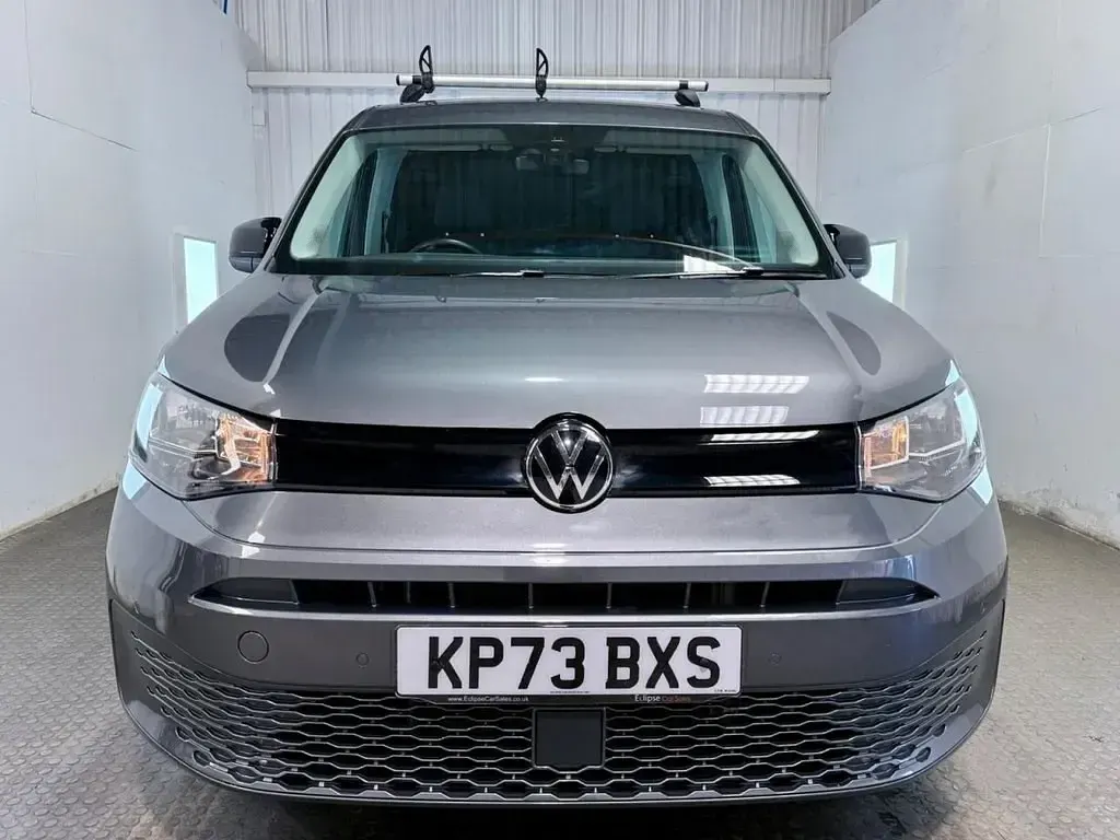 Usado VW Caddy Pro 122 HP (89 kW) 2023 Cinzento Monovolume