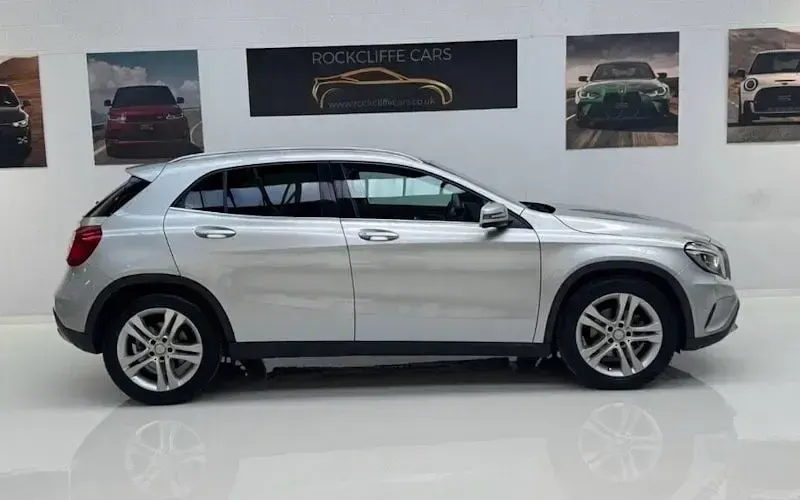Usado Mercedes GLA200 SE 136 HP (100 kW) 2014 Prateado SUV