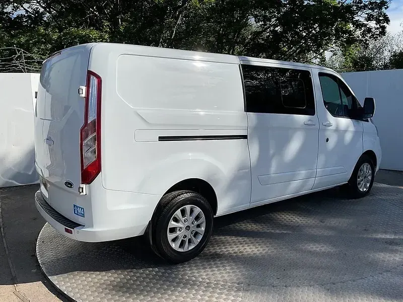 Używany Ford Transit Custom Limited 130 KM (95 kW) 2021 Biały Kombi