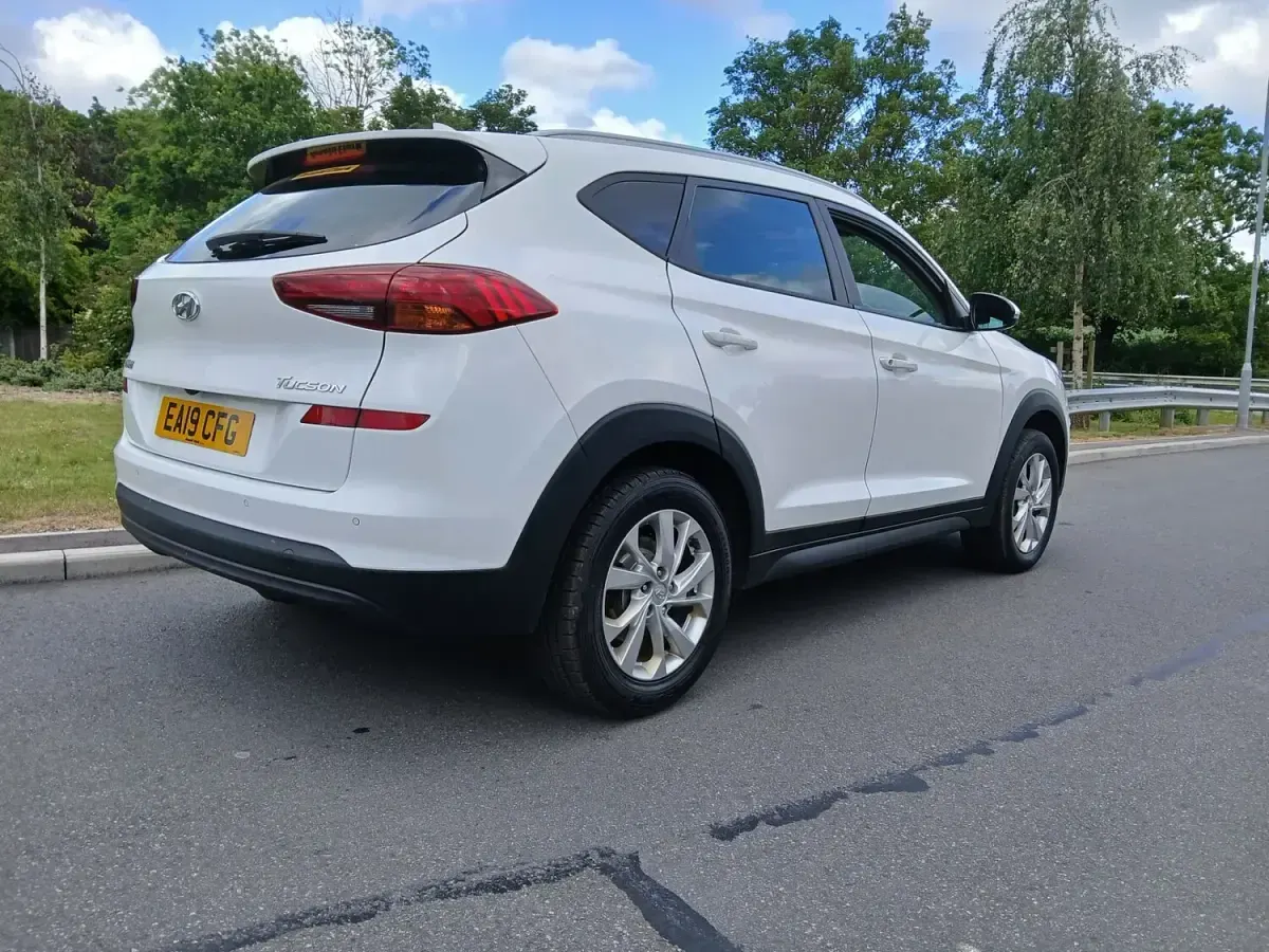 Used Hyundai Tucson SE 2019 White SUV