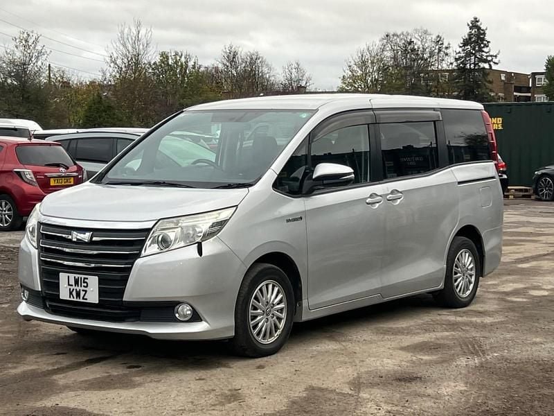 Used Toyota Noah 2015 Silver MPV