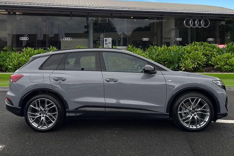 New Audi Q4 e-tron Black Edition 210 kW (286 HP) 2026 Grey SUV