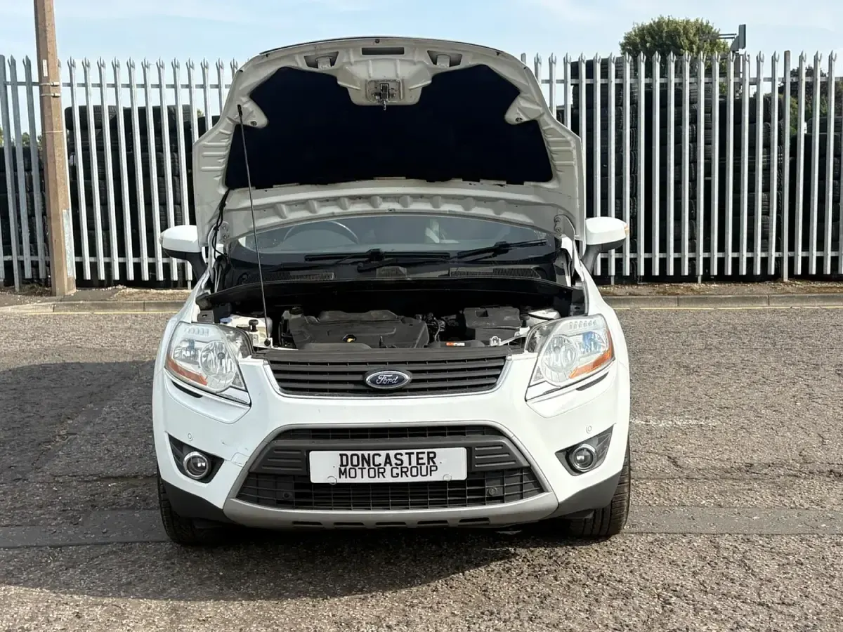 Used Ford Kuga Zetec 140 HP (102 kW) 2012 White SUV