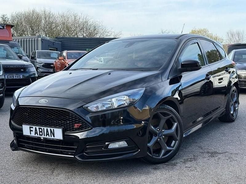 Used Ford Focus ST 185 HP (136 kW) 2015 Black Hatchback