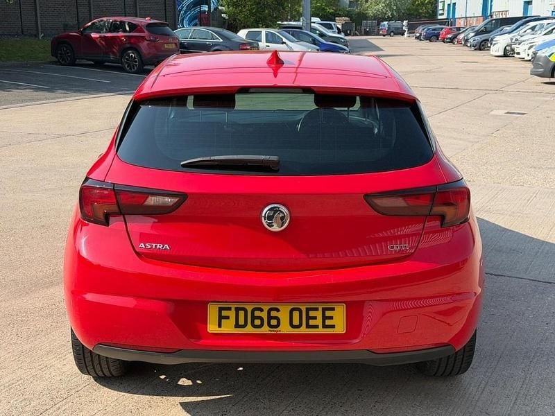 Second-hand Vauxhall Astra SRi 2016 Roșu Hatchback