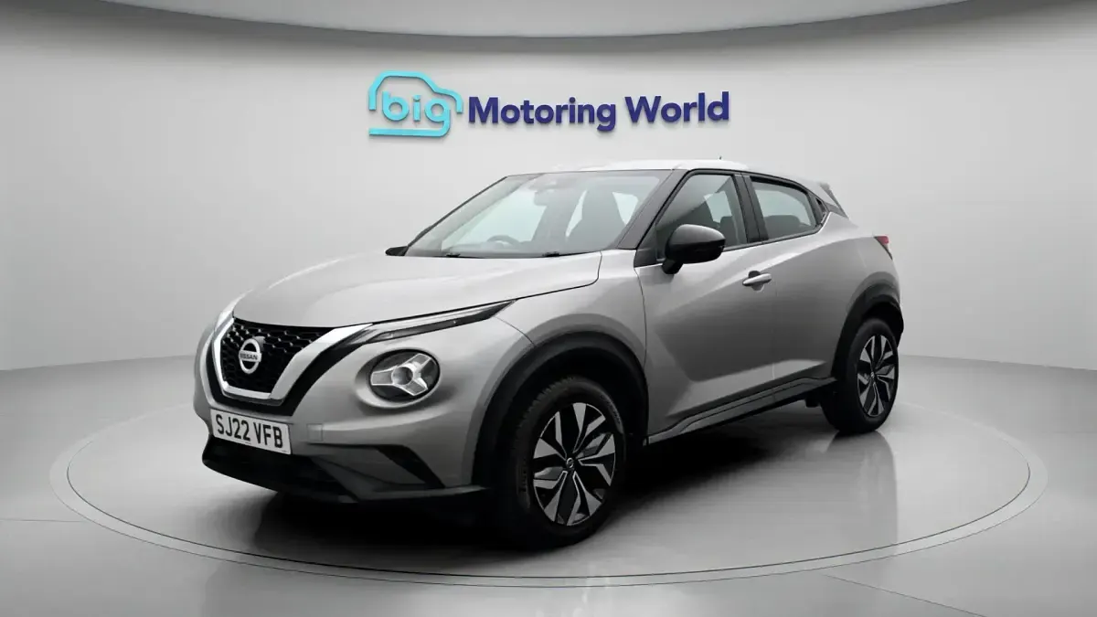 Used Nissan Juke Acenta 114 HP (83 kW) 2022 Silver SUV