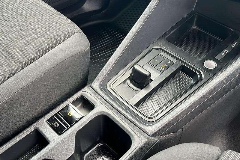 White Used 2024 VW Caddy Maxi MPV | £28,798 (Fair price) - Image 1/4