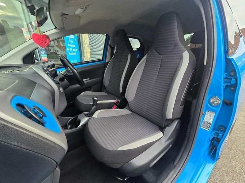 Used Toyota Aygo Trend 71 HP (52 kW) 2019 Blue Hatchback