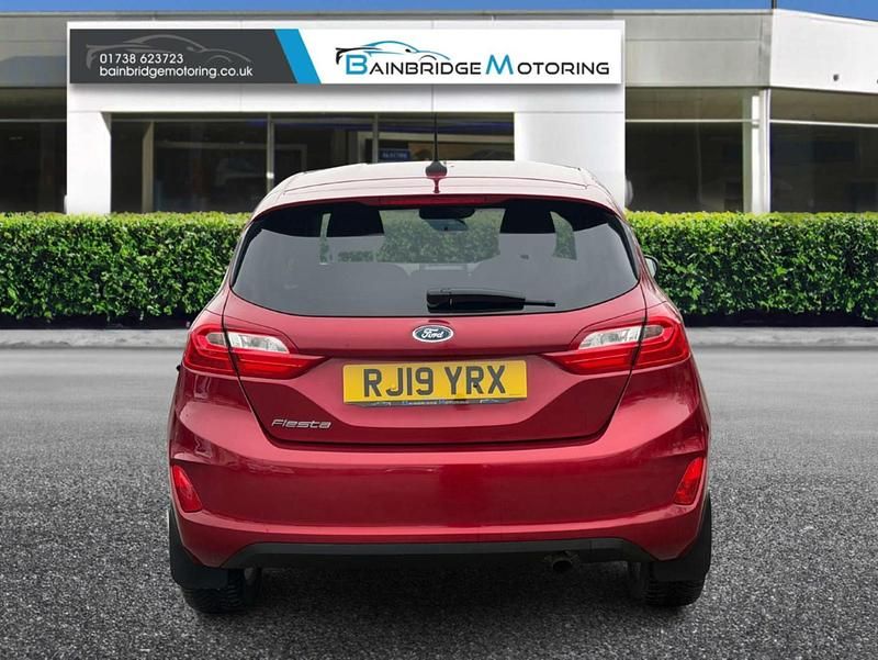 Used Ford Fiesta Titanium 100 HP (73 kW) 2019 Red Hatchback