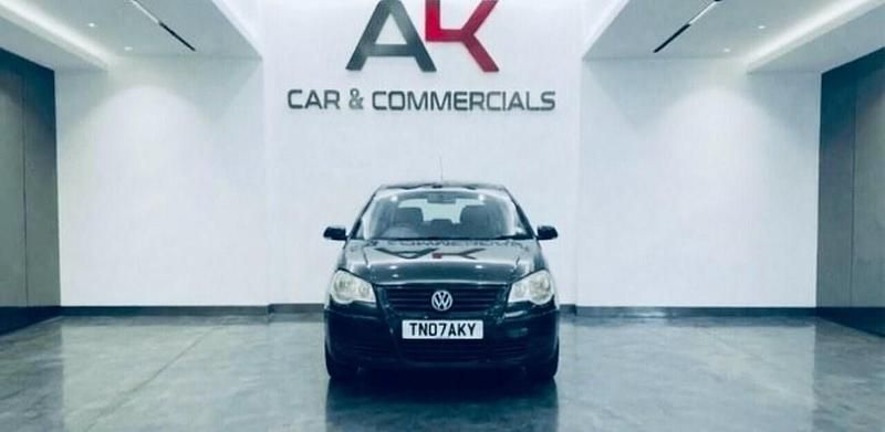 Begagnad VW Polo S 65 HK (47 kW) 2007 Svart Halvkombi