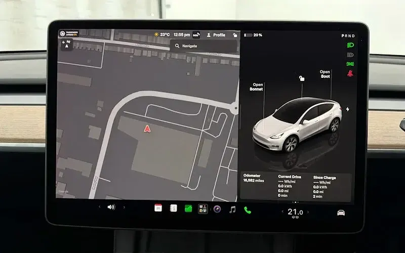 Used Tesla Model Y Long Range AWD 378 kW (514 HP) 2024 White SUV