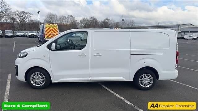 Second-hand Vauxhall Vivaro 2019 Alb Monovolum