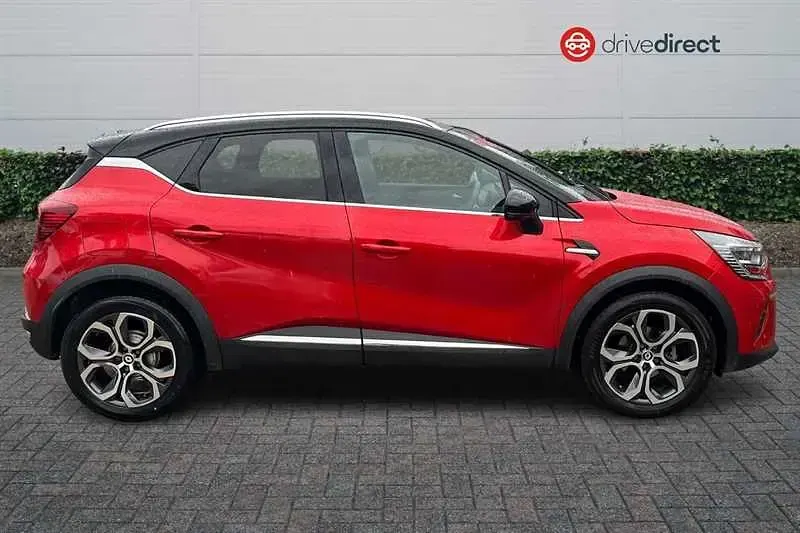 Used Renault Captur Techno 90 HP (66 kW) 2023 Red/black SUV