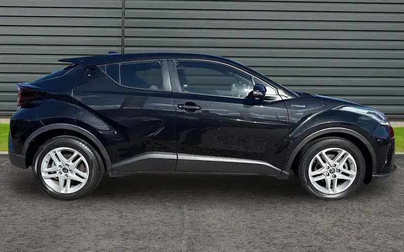 Used Toyota C-HR 122 HP (89 kW) 2023 SUV