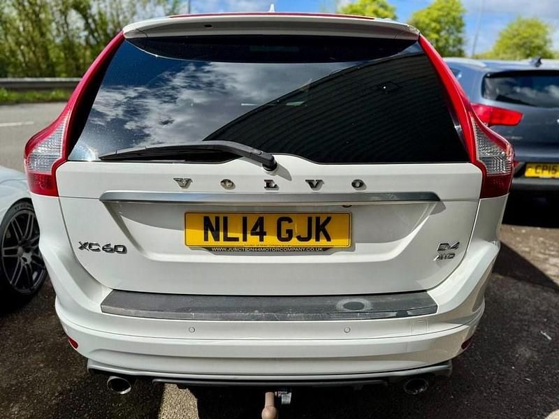 Used Volvo XC60 R-Design 181 HP (133 kW) 2014 White SUV