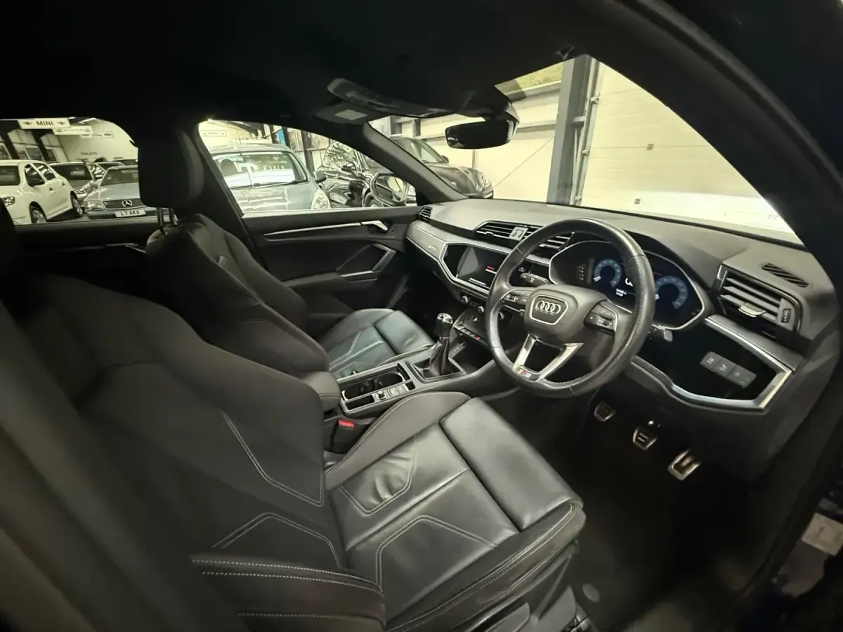 Begagnad Audi Q3 S-Line 2022 Blå SUV