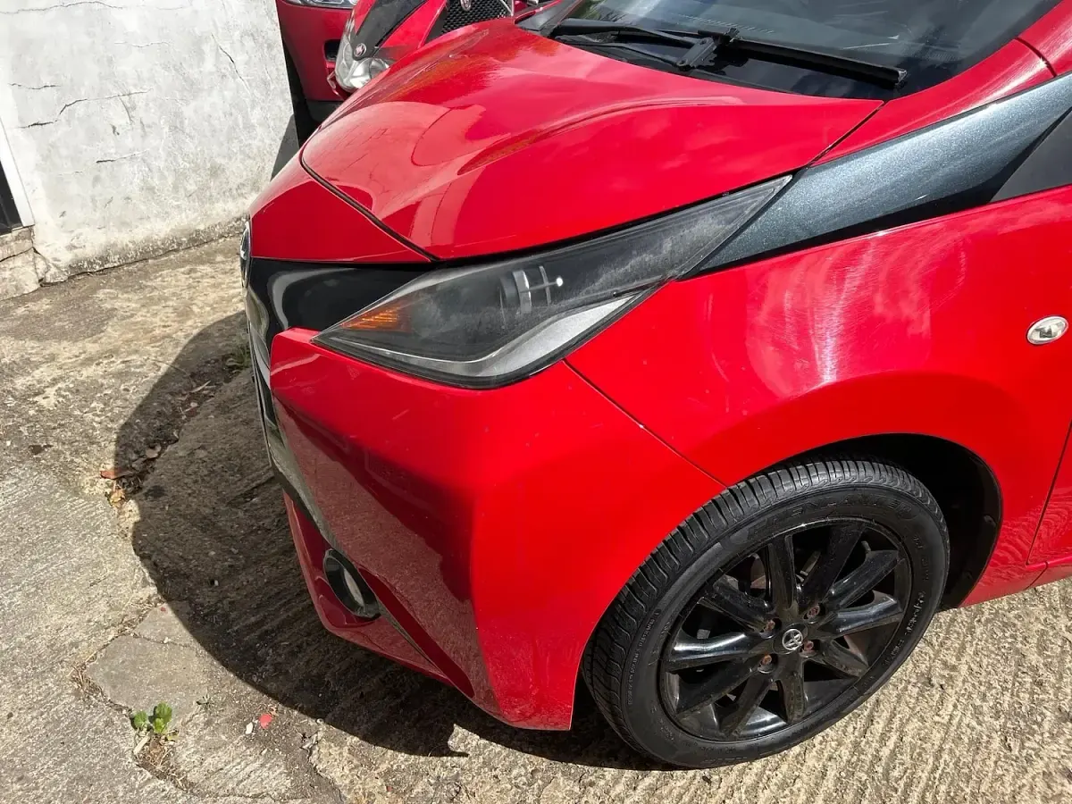 Used Toyota Aygo x-style 69 HP (50 kW) 2017 Red Hatchback