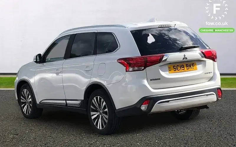 Used Mitsubishi Outlander 150 HP (110 kW) 2019 White SUV