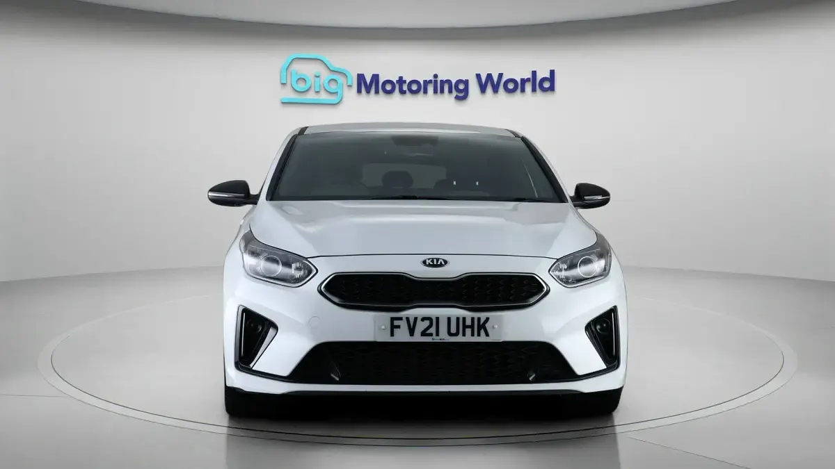 Used Kia ProCeed GT-Line 160 HP (117 kW) 2021 White Estate