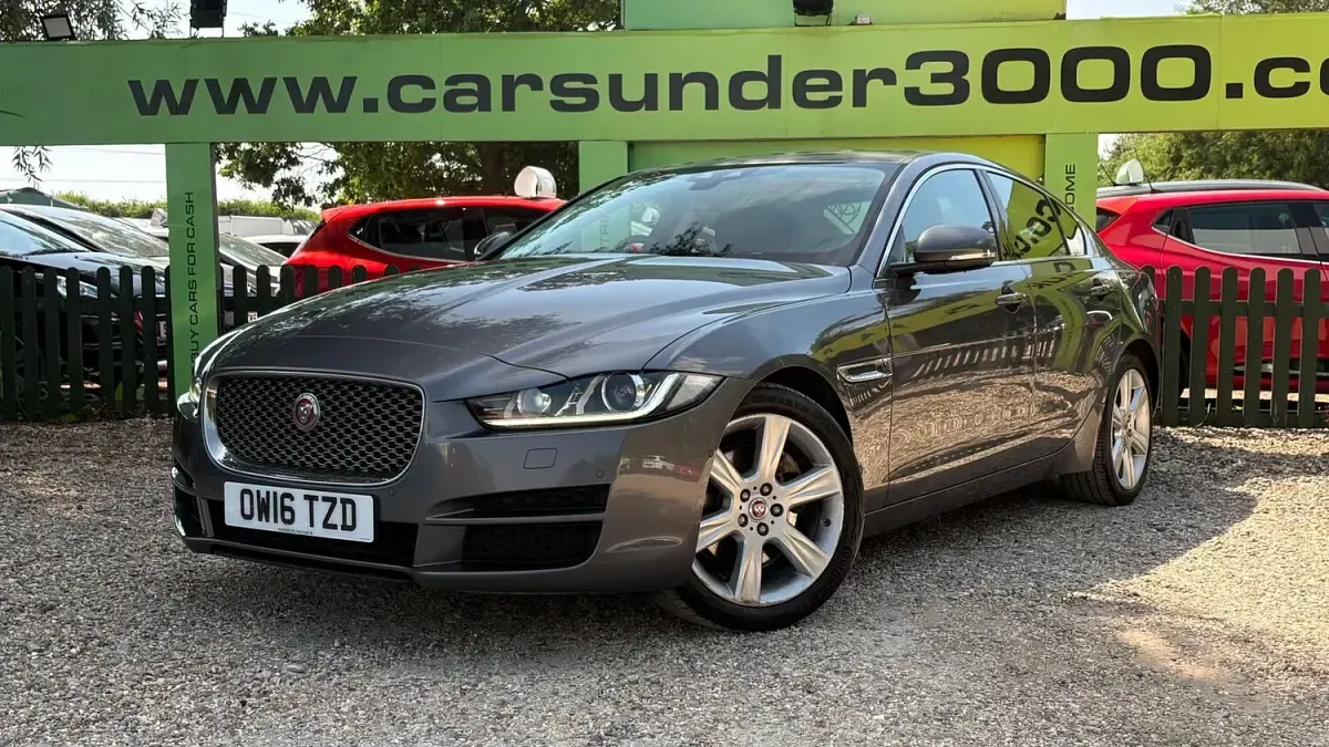 Used Jaguar XE Portfolio 180 HP (132 kW) 2016 Grey Sedan