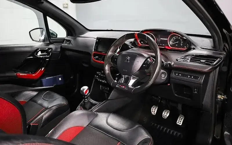 Used Peugeot 208 GTi 200 HP (147 kW) 2014 Black Hatchback