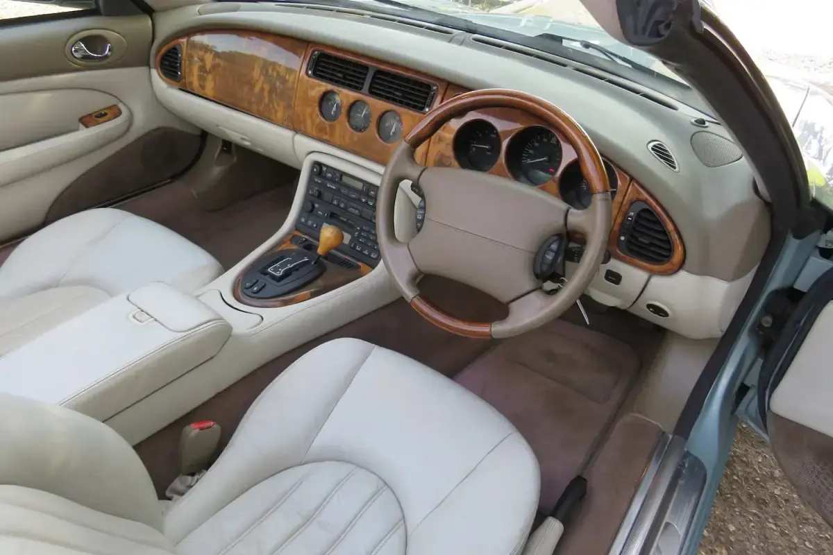 Used Jaguar XK8 290 HP (213 kW) 2001 Silver Cabriolet