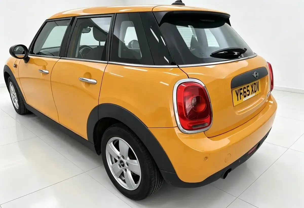 Used Mini ONE Hatch 102 HP (75 kW) 2015 Orange Hatchback