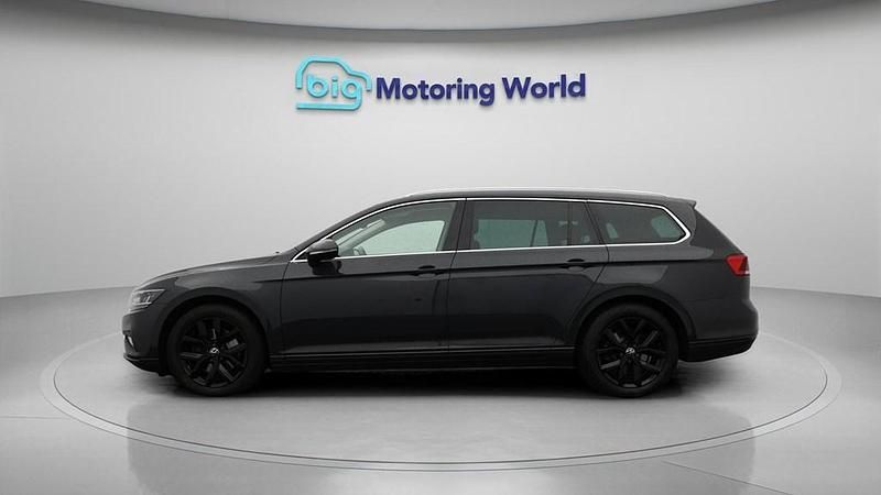 Used VW Passat SEL 150 HP (110 kW) 2021 Grey Estate