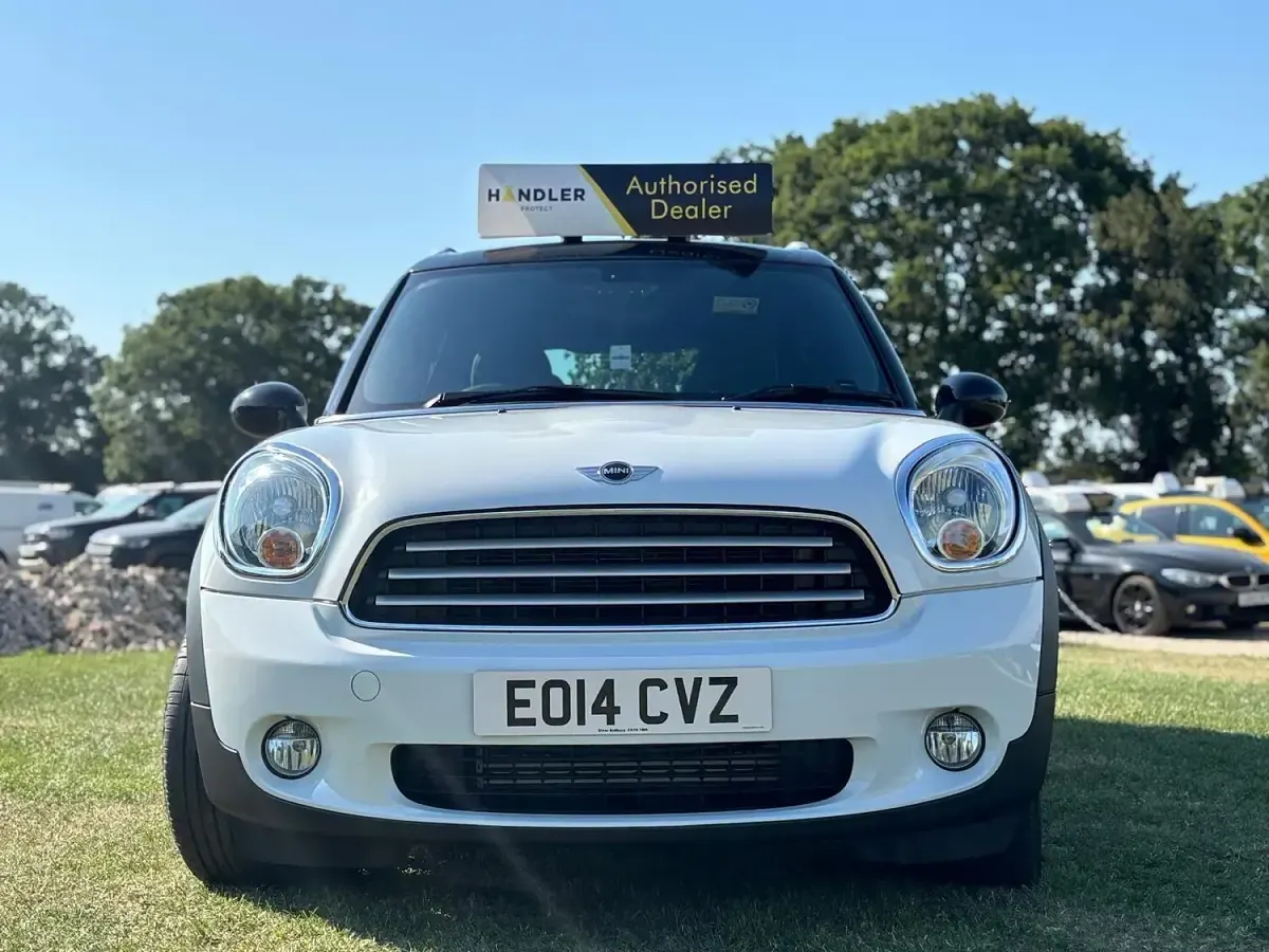 Used Mini Cooper 2014 White Hatchback