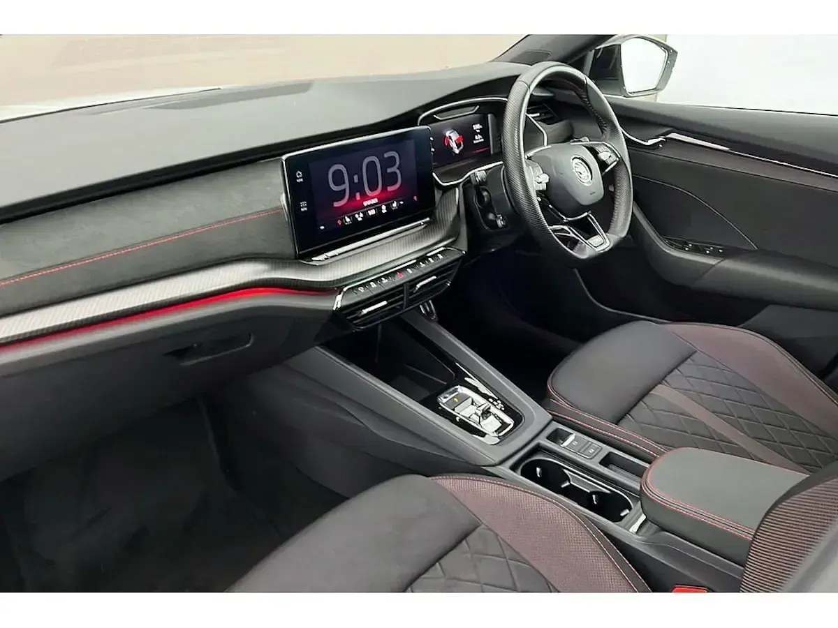 Used Skoda Octavia vRS 180 HP (132 kW) 2023 Moon white metallic Hatchback
