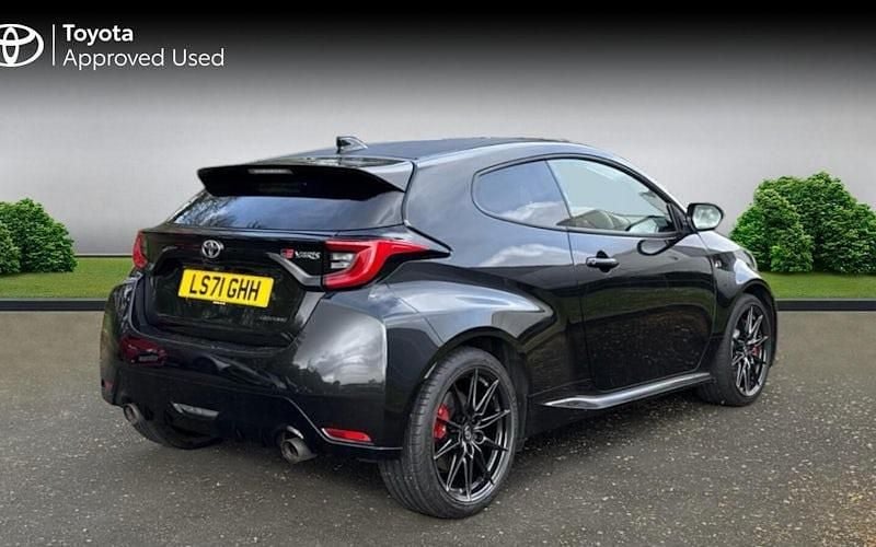 Usado Toyota Yaris 261 HP (191 kW) 2021 Preto Citadino